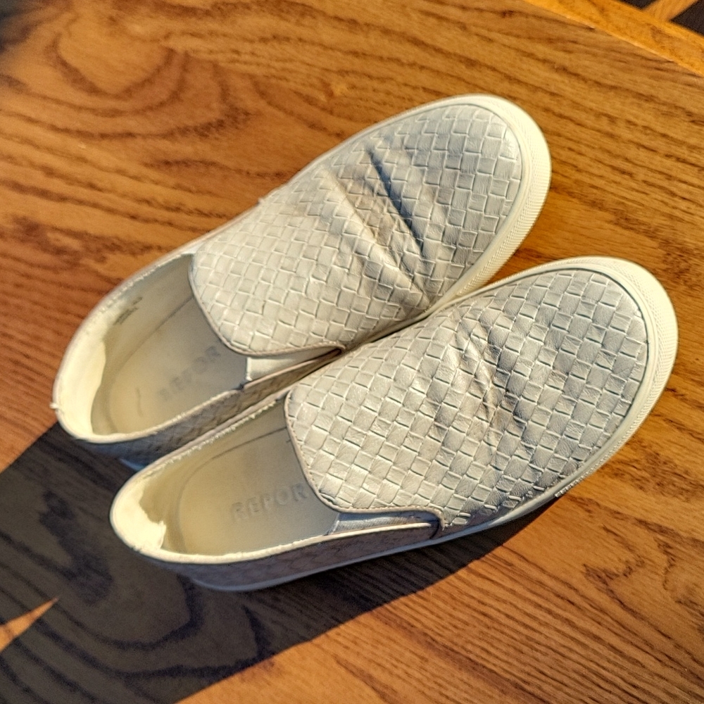 Report women's shoes size 8.5, grey